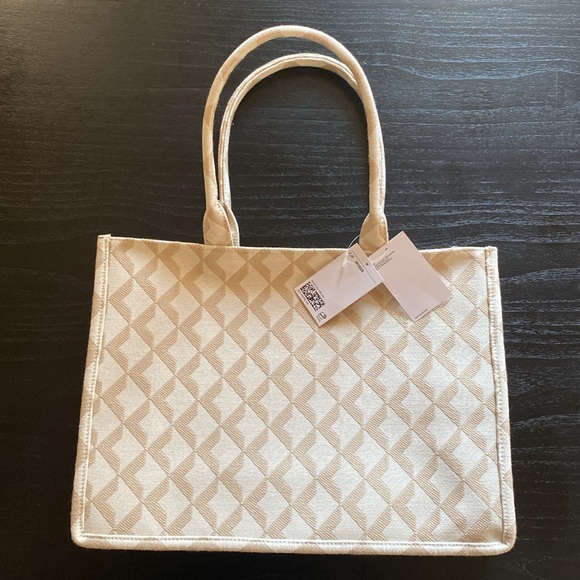 NEW H&M Jaquard Weave Shopper Tote Bag
HOST PICK - Picture 4 of 9
